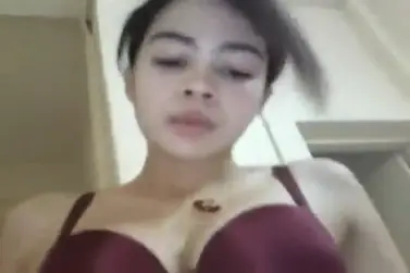 Basah Crot Pasangan Intim Main di Ranjang