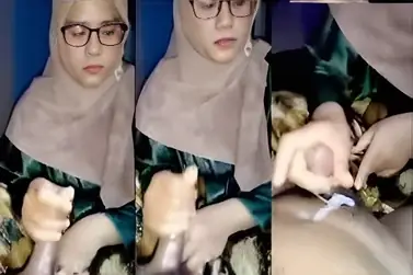 Bokep Indo Dicoliin Bu Guru Sampe Croot